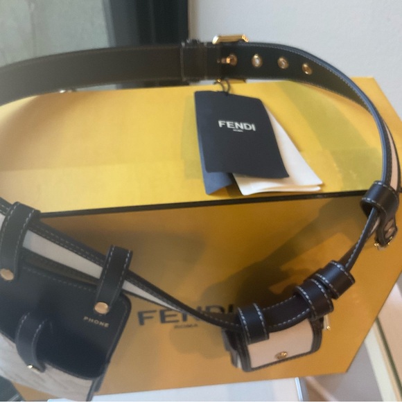 Fendi Phone Holder Leather Belt - Picture 4 of 5